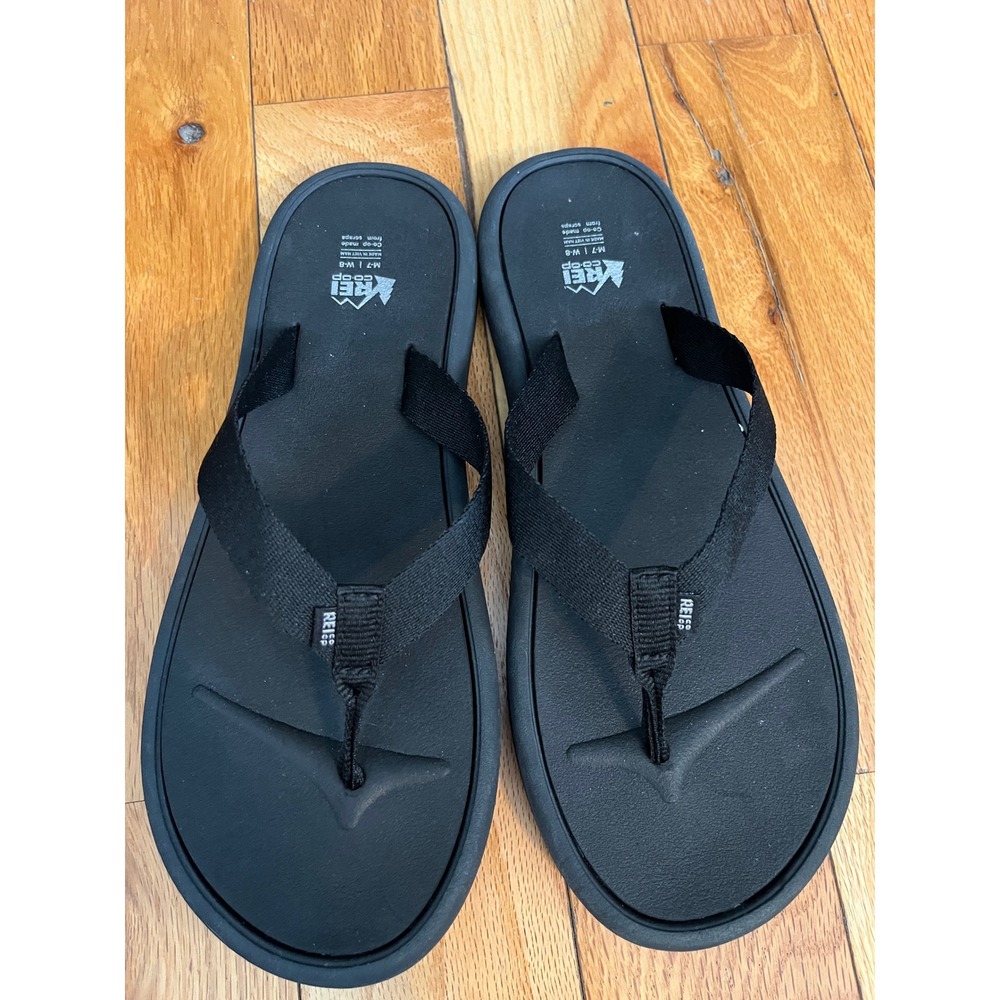 REI Co-op Flip Flops Black Size M7/W8‎ Summer Slip Ons